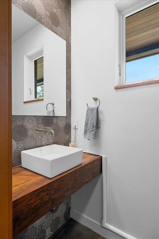400 Coyote Run, Jacksonville, OR 97530