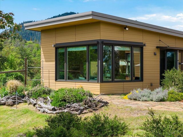 400 Coyote Run, Jacksonville, OR 97530