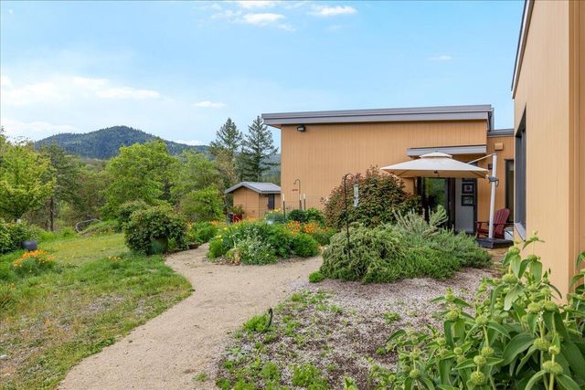 400 Coyote Run, Jacksonville, OR 97530