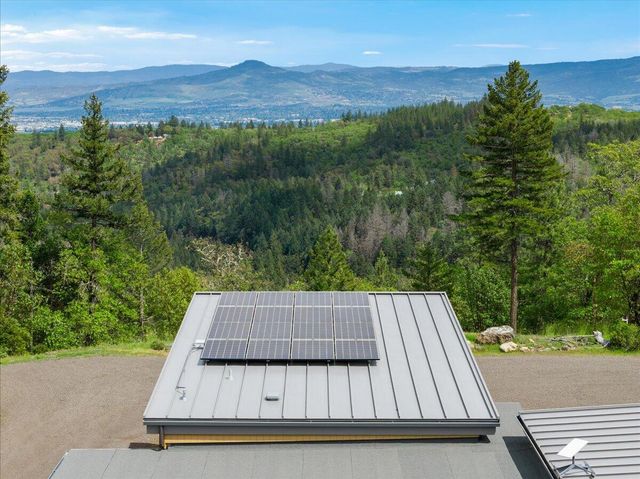 400 Coyote Run, Jacksonville, OR 97530