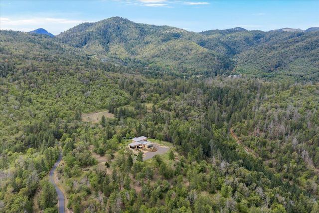 400 Coyote Run, Jacksonville, OR 97530