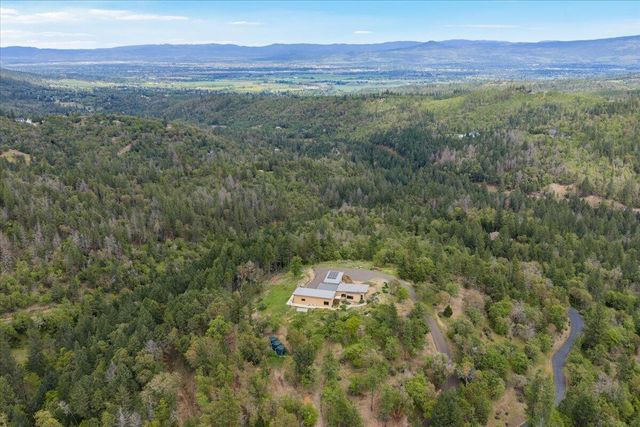 400 Coyote Run, Jacksonville, OR 97530