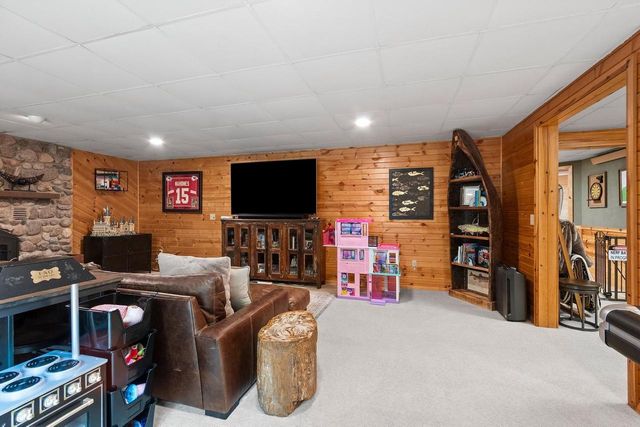 3512 BLACKBERRY LANE, Green Bay, WI 54313
