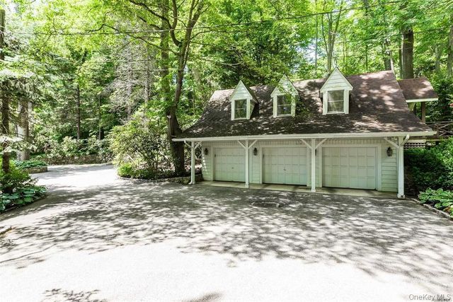 450 Oyster Bay Road, Matinecock, NY 11560