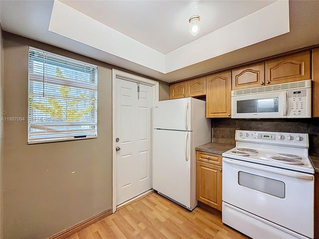 6730 Arbor Dr 110, Miramar, FL 33023