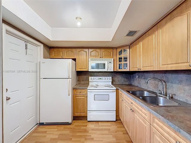 6730 Arbor Dr 110, Miramar, FL 33023