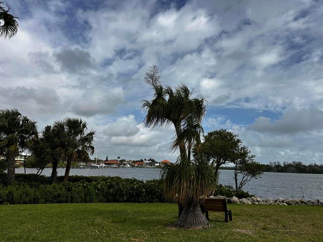 6142 SE Landing Way 16, Stuart, FL 34997