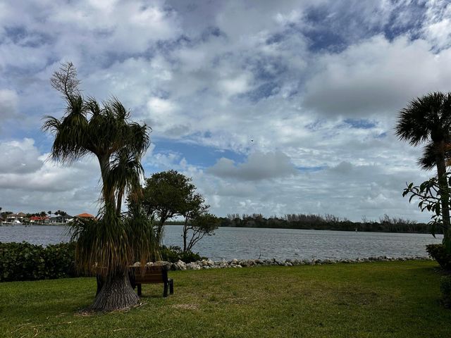 6142 SE Landing Way 16, Stuart, FL 34997