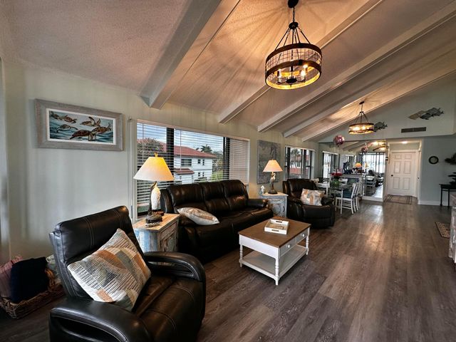 6142 SE Landing Way 16, Stuart, FL 34997