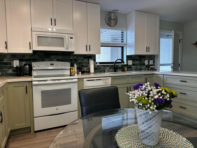 6142 SE Landing Way 16, Stuart, FL 34997