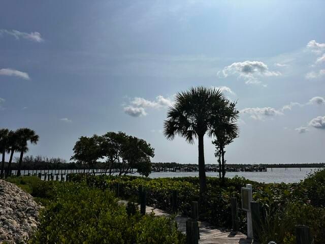 6142 SE Landing Way 16, Stuart, FL 34997