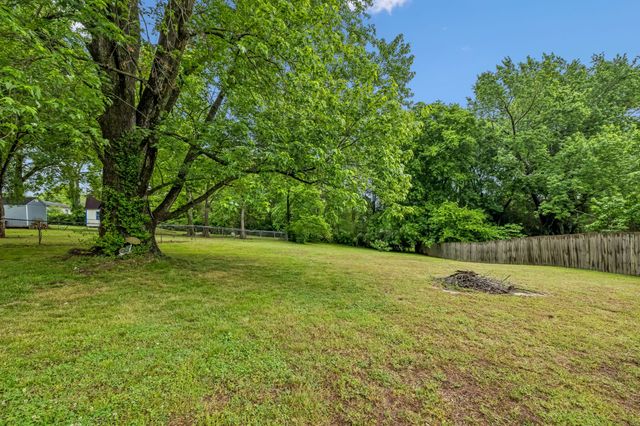 611 Templewood Dr, Nashville, TN 37214