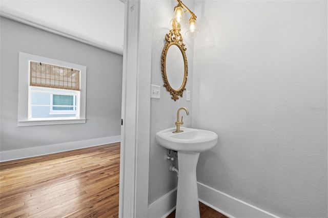 236 W NORTH STREET, Tampa, FL 33604
