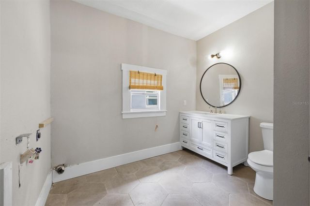 236 W NORTH STREET, Tampa, FL 33604