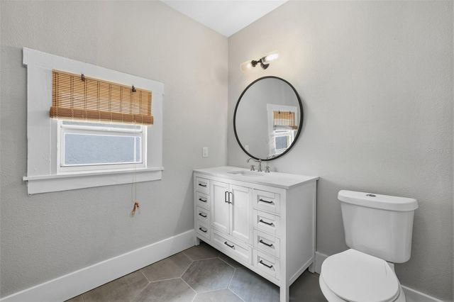 236 W NORTH STREET, Tampa, FL 33604