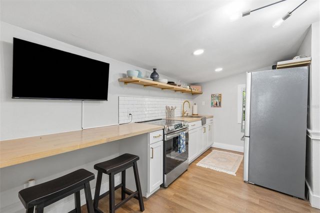 236 W NORTH STREET, Tampa, FL 33604