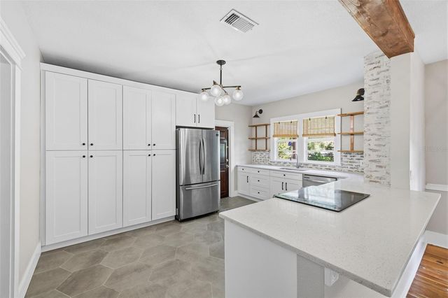 236 W NORTH STREET, Tampa, FL 33604
