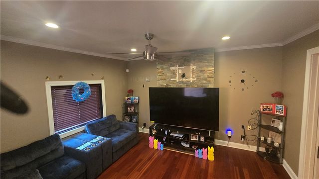 1003 Spring St, Braddock, PA 15104