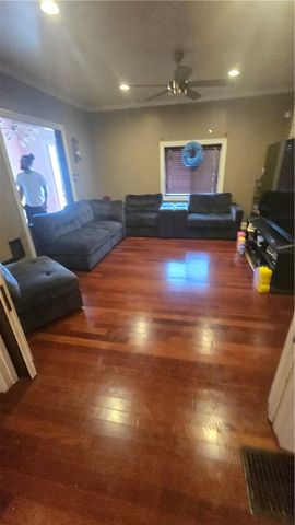 1003 Spring St, Braddock, PA 15104
