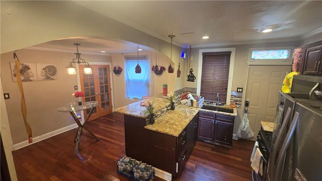 1003 Spring St, Braddock, PA 15104