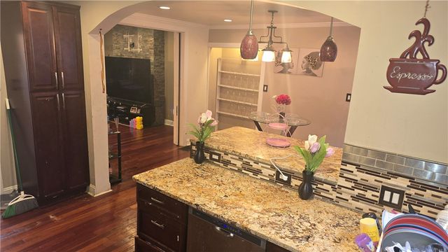 1003 Spring St, Braddock, PA 15104
