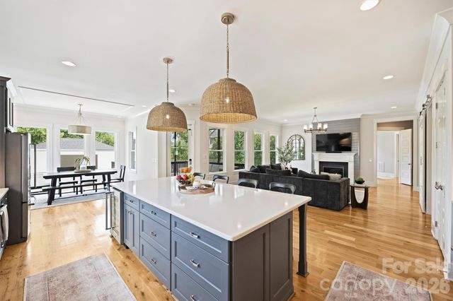 215 Hartford Avenue, Charlotte, NC 28209