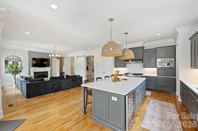 215 Hartford Avenue, Charlotte, NC 28209