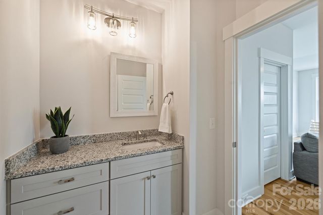 215 Hartford Avenue, Charlotte, NC 28209
