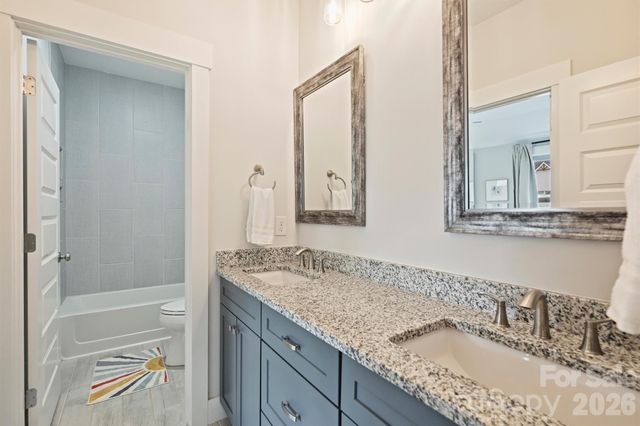 215 Hartford Avenue, Charlotte, NC 28209