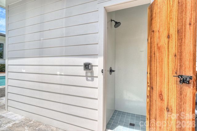 215 Hartford Avenue, Charlotte, NC 28209