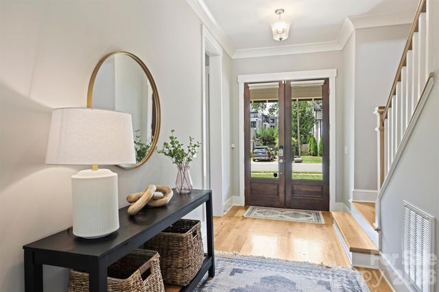 215 Hartford Avenue, Charlotte, NC 28209