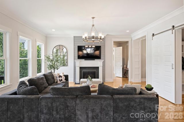 215 Hartford Avenue, Charlotte, NC 28209