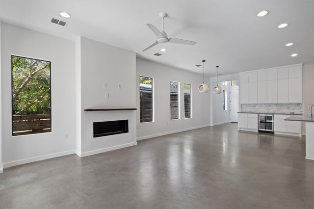 1107 Taulbee LN B, Austin, TX 78757