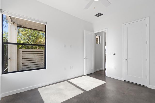 1107 Taulbee LN B, Austin, TX 78757