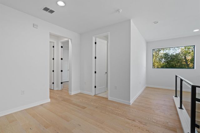 1107 Taulbee LN B, Austin, TX 78757