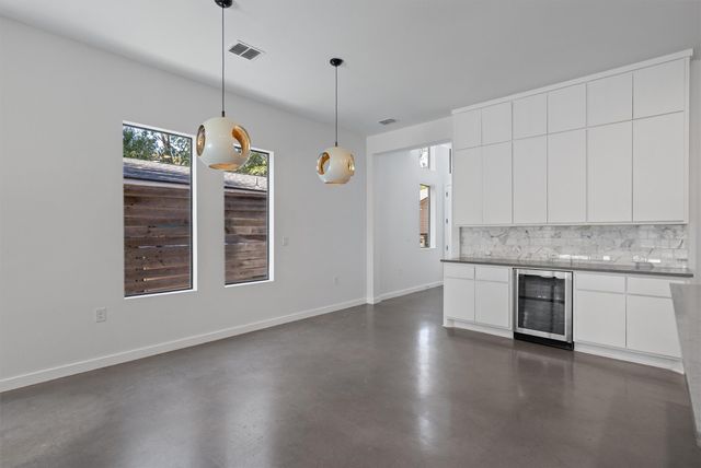 1107 Taulbee LN B, Austin, TX 78757