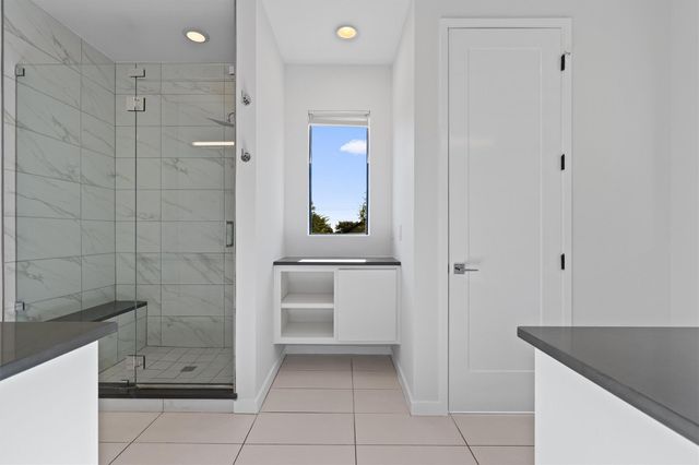 1107 Taulbee LN B, Austin, TX 78757