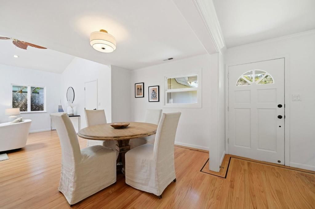 Image 23 of property listing at Address unavailable.