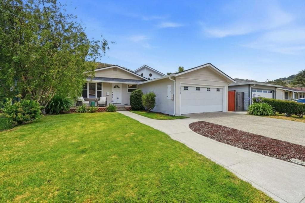 Image 3 of property listing at Address unavailable.