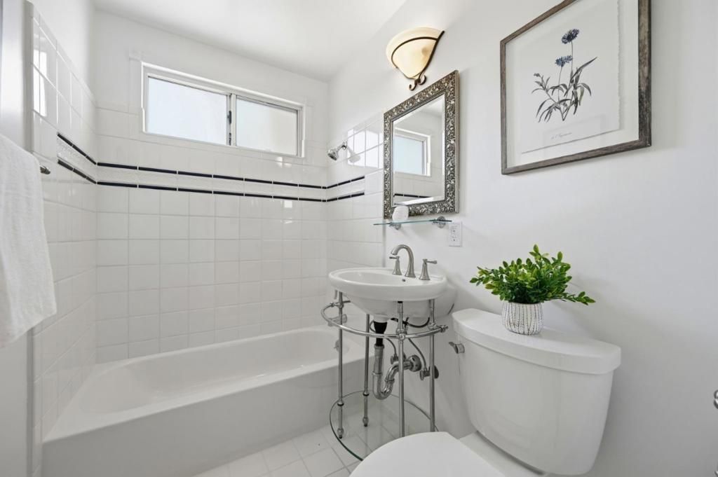 Image 34 of property listing at Address unavailable.