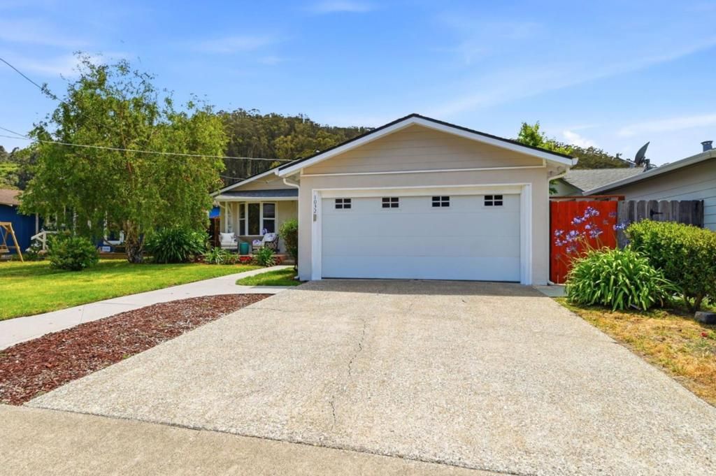 Image 4 of property listing at Address unavailable.