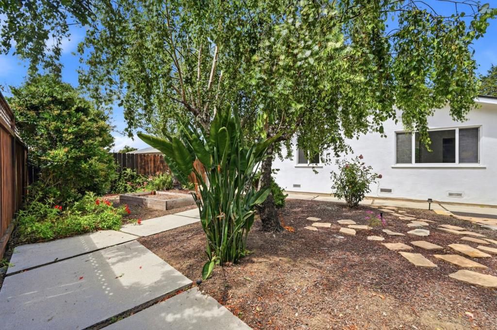 Image 44 of property listing at Address unavailable.