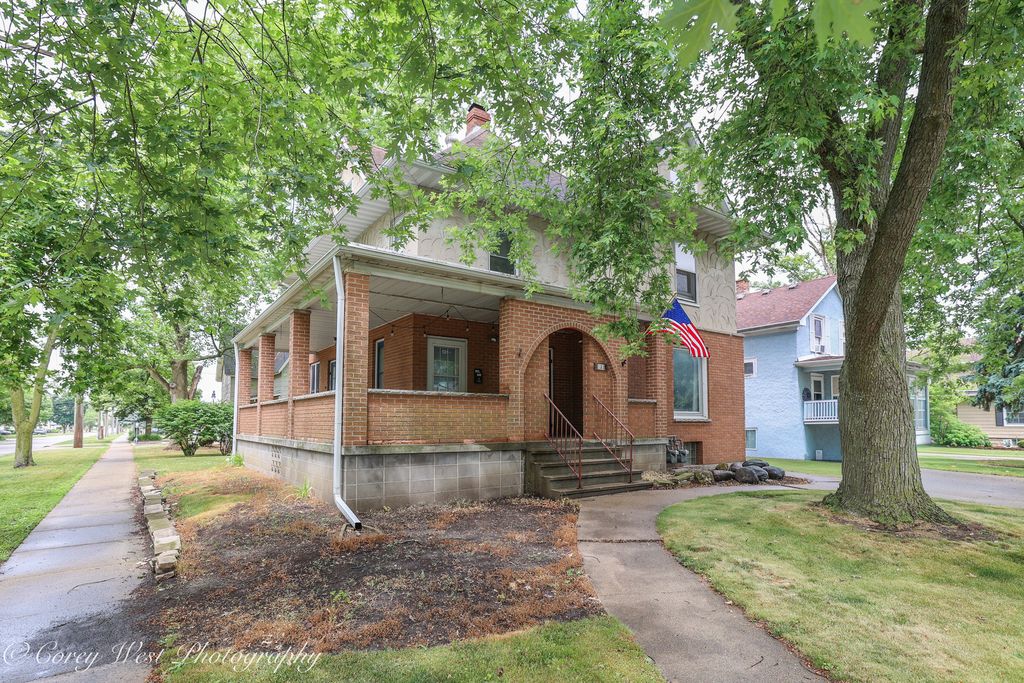 131 S 7th Street, Dekalb, IL 60115