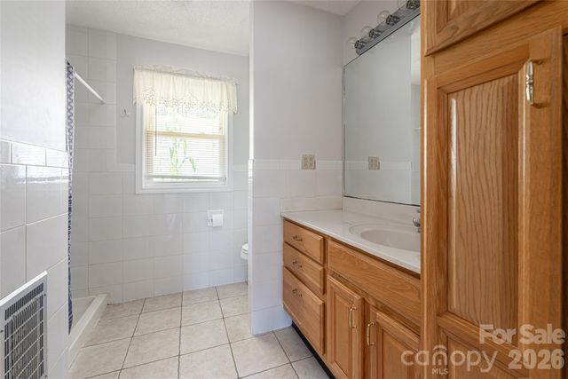 2800 Coxe Road, Tryon, NC 28782