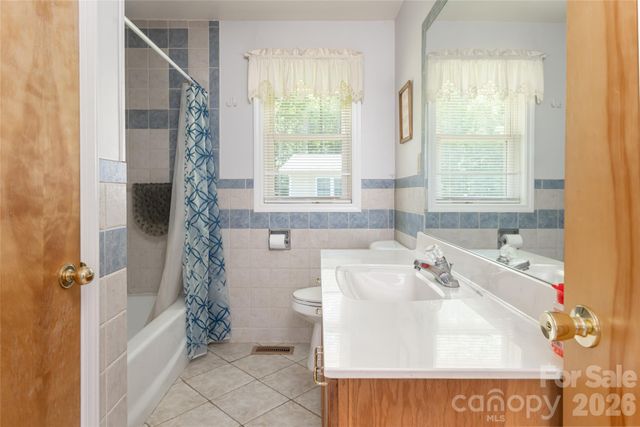 2800 Coxe Road, Tryon, NC 28782