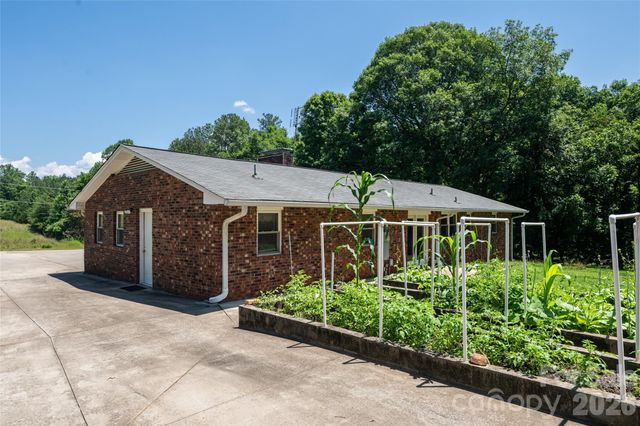 2800 Coxe Road, Tryon, NC 28782