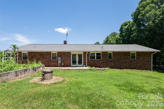 2800 Coxe Road, Tryon, NC 28782