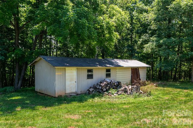 2800 Coxe Road, Tryon, NC 28782