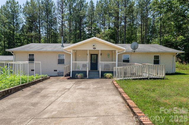 2800 Coxe Road, Tryon, NC 28782