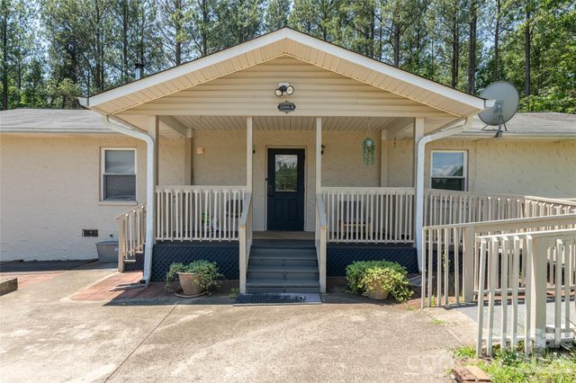2800 Coxe Road, Tryon, NC 28782